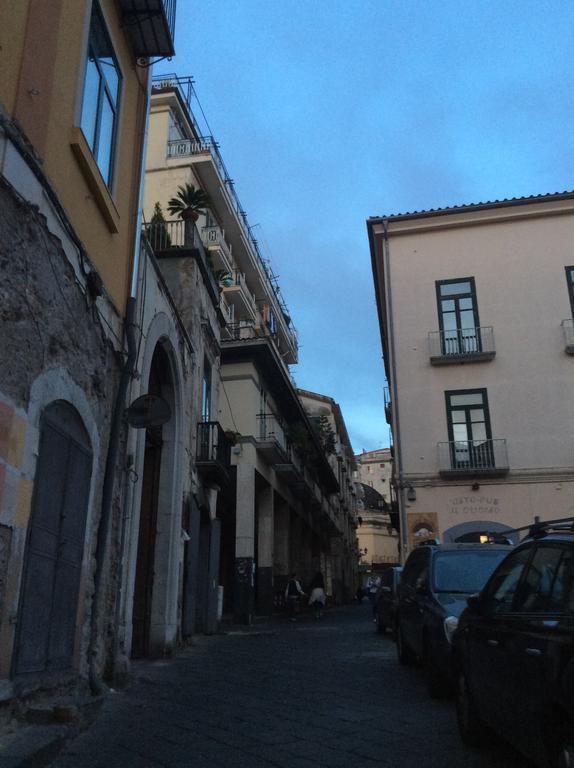 Ferienwohnung Residenza Guarna Salerno Exterior foto